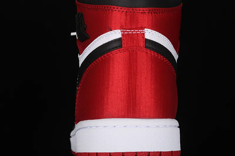 All categories Air Jordan Jordan series basketball shoes Air Jordan 1 High Different versions Air Jordan AJ1 Satin WMNS "Black Toe" AJ1 classic replica Joe 1 silk black toe CD0461-016